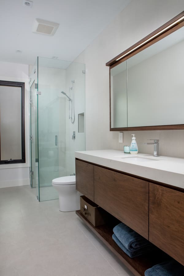 Bathroom with Walk-in Shower | Ballantyne Builds