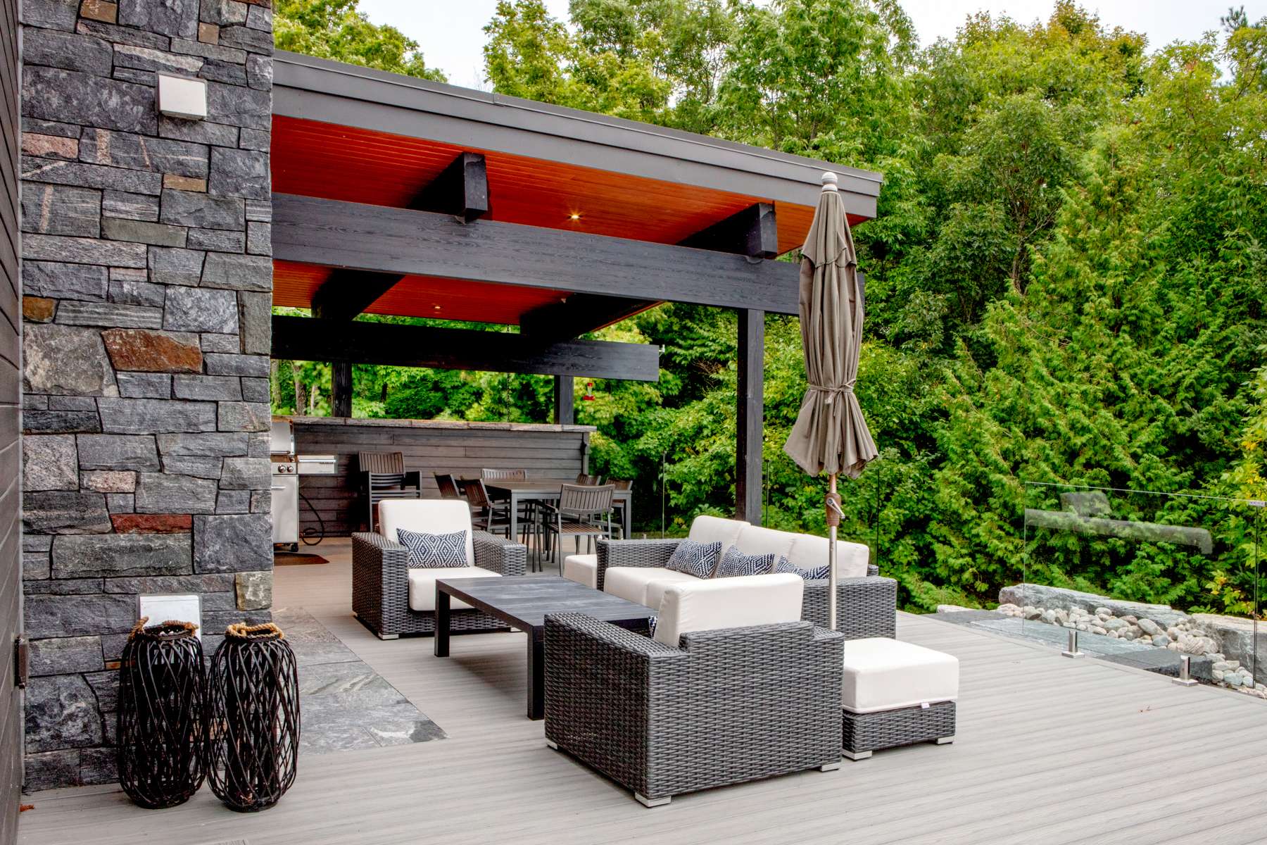 Outdoor seating area | Ballantyne Builds